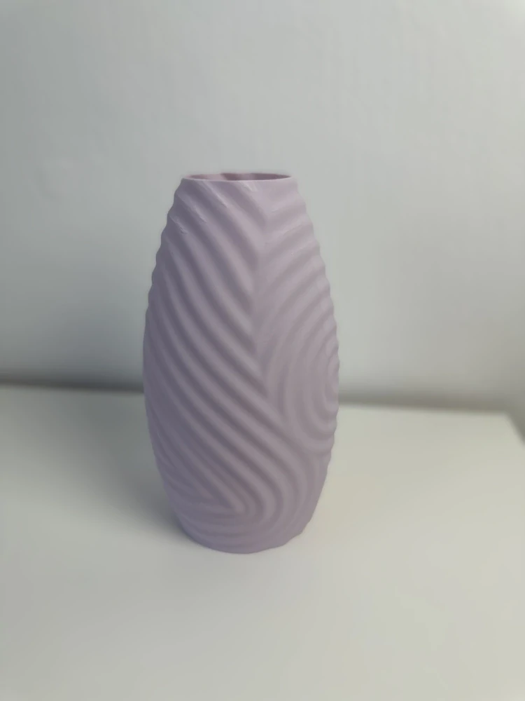 Designová váza s elegantním reliéfem – 20,5 cm