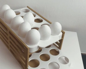 3D tištěný dvoupatrový stojan na vejce – designový stojánek na vajíčka