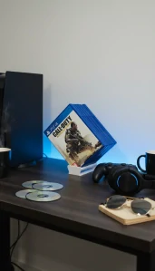 Držák na hry pro PlayStation, Xbox a PC – minimalistický stojan pro 10 her (3D tisk)