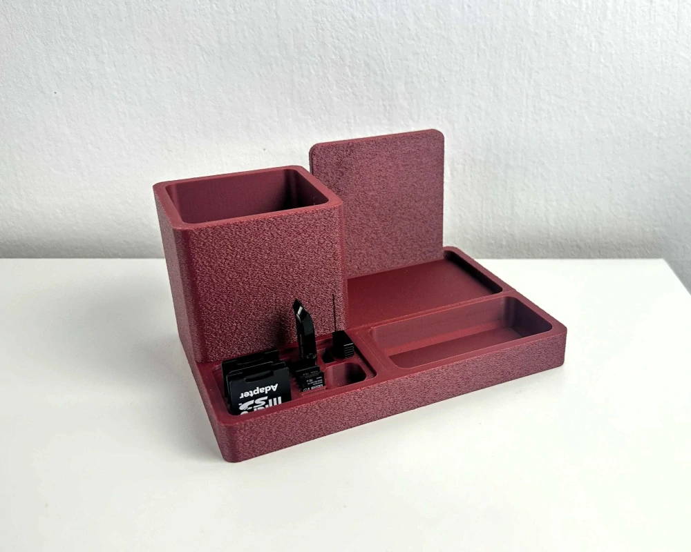 Stolní organizér 3v1 – držák na mobil, SD karty a tužky (3D tisk)